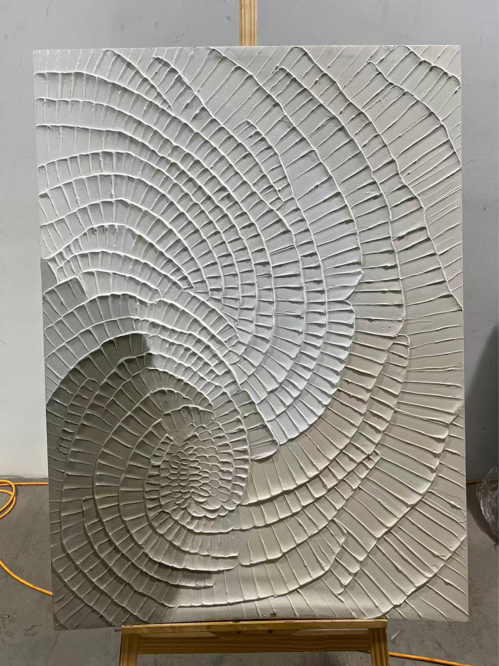 Ivory Fan of Strokes